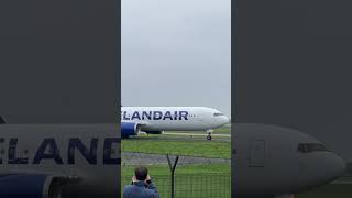 Icelandair 767 taxiing past the RVP aviation planespotting shortvideo [upl. by Oivalf512]