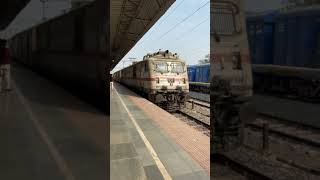 Chalti train mai na chadhe haryana train lumafacts amazingfacts railfacts ltrain lightrailway [upl. by Elvina]