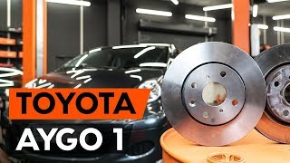 Hoe een remschijven vooraan vervangen op een TOYOTA AYGO 1 AB10 HANDLEIDING AUTODOC [upl. by Kcoj]