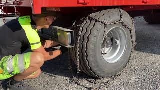 Montering og stramming av Lilleseth kjetting på Orkel T60 tilhenger til traktor Agder Storbilskole [upl. by Derraj697]