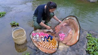 Red meat clams evolved over a century The pearls inside are very beautiful and rare to see [upl. by Ainaled148]