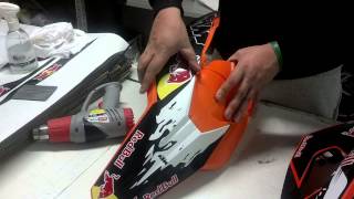 2 parte applicazione posa adesivi stickers cast freebubble moto emanuel e co [upl. by Belden989]