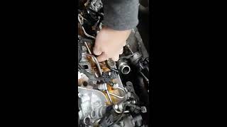 VAUXHALL VIVARO ENGINE KNOCKING NOISE INJECTOR BOTTEM END M9R ENGINE RENAULT VAUXHALL NISSIAN [upl. by Altman]