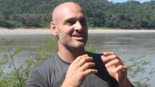 Video Ed Stafford en Guatemala [upl. by Radnaxela521]