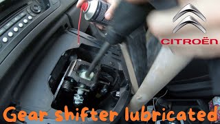 Citroen C4 Picasso Lubricated gear shifter  Geschmierter Ganghebel  Levier de vitesses lubrifié [upl. by Yessak656]