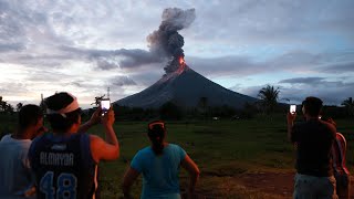 56000 people flee as Philippines volcano spews lava [upl. by Benjie]