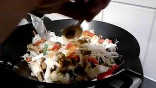 Peters Mihoen Goreng Recept  Mihoen Goreng maken [upl. by Avlasor]