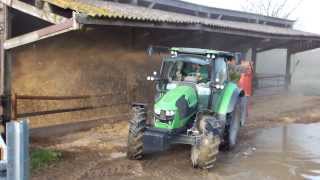 Paillage avec deutzfahr et pailleuse kuhn [upl. by Arathorn]