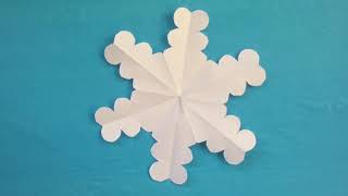 ★ FIOCHI DI NEVE DI CARTA ★ origami facili Lavoretti fai da te  lavoretti natale fai da te [upl. by Noramac900]