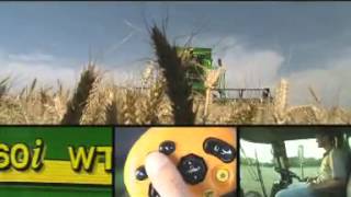 John Deere 9880i STS Mähdrescher Produktvideo  LandtechnikTV [upl. by Nichy668]