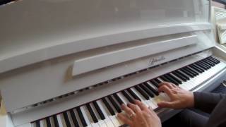 Piano droit Ritmüller EU112S [upl. by Soalokcin]