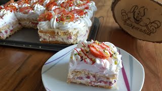 Untertitel Erdbeer  Waffelschnitte 🍓 Erdbeerschnitten ohne backen  Erdbeertorte  Asmr [upl. by Salazar273]