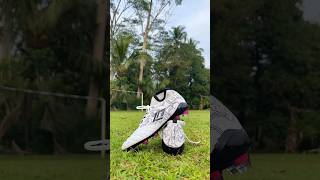 Beli sepatu bola untuk latihan🔥 tapi ada ada yang aneh football bola footballtiktok sepakbola [upl. by Paff]