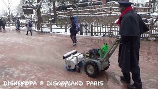 Disneyland Paris Schneechaos im Disneyland  Der ganze Park  Vlog  DisneyOpa [upl. by Rusel3]