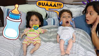 Maria Clara e JP voltam a ser bebês 👶 Maria Clara and JP pretend to play baby [upl. by Granthem]