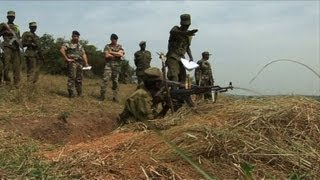 Somali soldiers graduate from EUrun training [upl. by Alebasi]