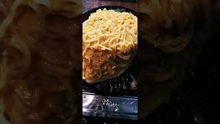 Make a delicious Maggie omelette 😋 👌 shortvideo likeandsubscribe ll [upl. by Rutger916]