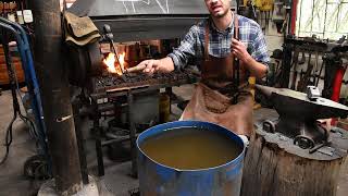 Endurecido o Templado de acero en agua Clase de Forja sobre Tratamientos térmicos  Hardening steel [upl. by Nivlem]