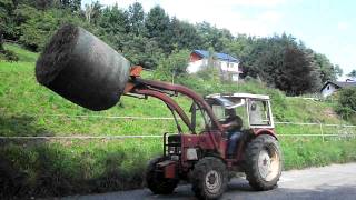 International IH 633 beim Heuballen fahren [upl. by Vasti]