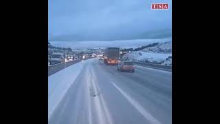 VIDÉO Constantine  lautoroute EstOuest sous la neige [upl. by Retrak869]