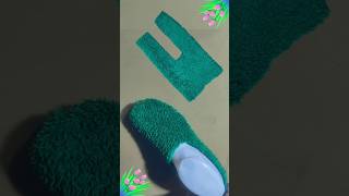 पुराने स्वेटर के बस एक छोटे से टुकडे से बनाए इस आसान से मोजे को 🥱 very easy socks stitching shorts [upl. by Akinirt]