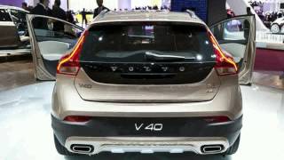 Volvo V40 Cross Country D3 MOMENTUM  2015 [upl. by Eyllom]