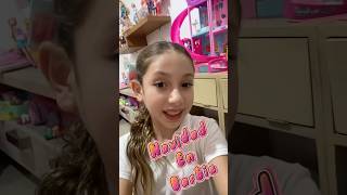 Una navidad en Barbie barbie juguetes diversión youtubekidsvideos [upl. by Schach]