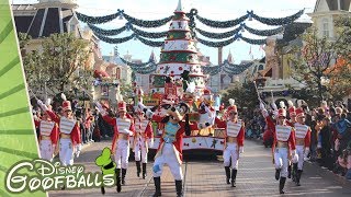 Disneys Christmas Parade Opening Day  Christmas Disneyland Paris 2018 🎄 [upl. by Kelby]