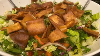 طريقة تحضير الفتوش 😍Lebanese fattoush salad👌like subscribe لايكاشتراكبالقناهليصلككلجديد [upl. by Llezom]