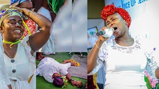 Sofomaame Esther Koranteng Deep Worship Turns into Tears and Deliverance all Over 🔥😭 [upl. by Disini429]