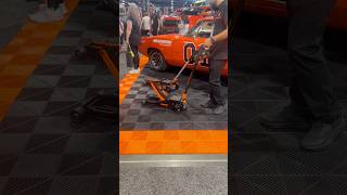 All new electric jack by Roadtek at semashow allnew electricjack jack innovation [upl. by Aisiat]