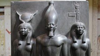 La trinità Triade di Micerino la dea Hathor e la dea della regione 17 Al Museo Egizio del Cairo [upl. by Nosneb]