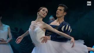 Svetlana Zakharova amp Roberto Bolle in Giselles act II pas de deux – Italian TV show quotDanza con mequot [upl. by Ignacius]