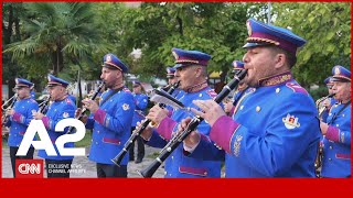 Muzikë në çdo cep Shkodra mirëpret 3 banda frymore [upl. by Nnayllek]