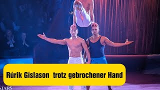 SAT1 Stars in der Manege Rúrik Gíslason Bericht sich die Hand und tritt trotzdem auf [upl. by Armat]