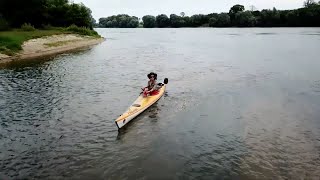 Nantes  Annaëlle Marot fait 1000 kms en kayak sur la Loire pour collecter les déchets plastique [upl. by Renckens]