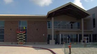 Vista Ridge Middle School Opens In Keller ISD [upl. by Coady]