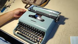 maquina de escribir antigua OLIVETTI LETTERA 22 año 1956 [upl. by Raymond970]