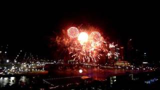 Singapore 2009 New Year countdown fireworks [upl. by Resarf506]