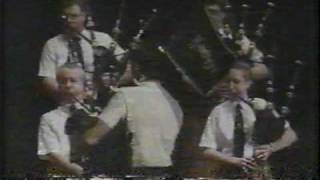 Fraser Highlanders Pipe Band  Megantic Outlaw Concert 1992  6 Waulking Songs [upl. by Unam630]