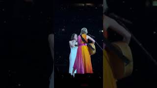 FULL MASHUP gracie abrams and taylor swift us x out of the woods live at the eras tour toronto [upl. by Nilhsa]