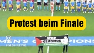 Champions Leag Finale olympique Lyon gegen Barcelona Proteste gazastreifen [upl. by Amsab]