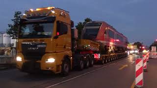 Schwertransport eines Regionalzugs zur Feuerwehrschule in Lappersdorf [upl. by Faline434]