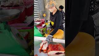 ♻️Amazing roast pork cutting skill shorts [upl. by Nallij]