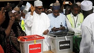 Le Nigeria continue à voter pour son président entre problèmes techniques et violences [upl. by Slayton550]