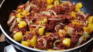 CORNED BEEF HASH  How to Make Easy Corned Beef with Potatoes Recipe [upl. by Boyce]