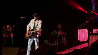 Toby Keith Live in Las Vegas  Toby Keith Beer for My Horses [upl. by Vincenta176]