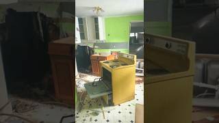 Lots of crap for 8000 2 beds 1 bath 744 sqft Coffeyville KS link in description [upl. by Aurelie]