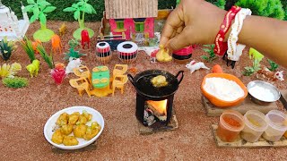 Crispy Phulkopi Pakoda  Cauliflower Pakoda  snacks recipe  mini food [upl. by Lidah644]