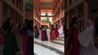 nee mayalle nee marayalle Jst for a fun with moi girls reels instagram tranding dance [upl. by Gladdie]